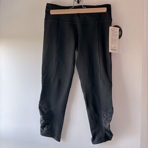 NEW WITH TAGS - Lululemon Venus Crop - Size 8